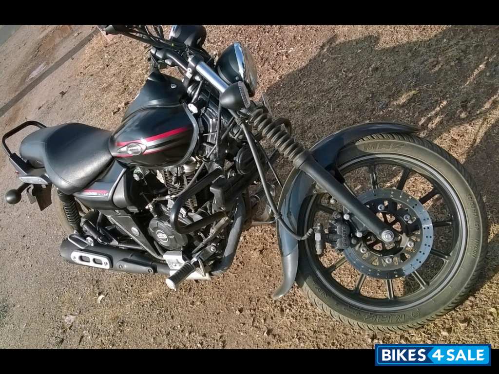 Matte Black Bajaj Avenger Street 220