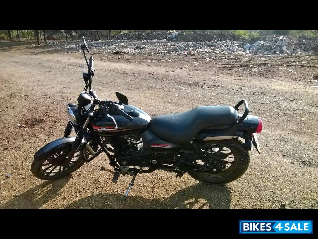 Matte Black Bajaj Avenger Street 220