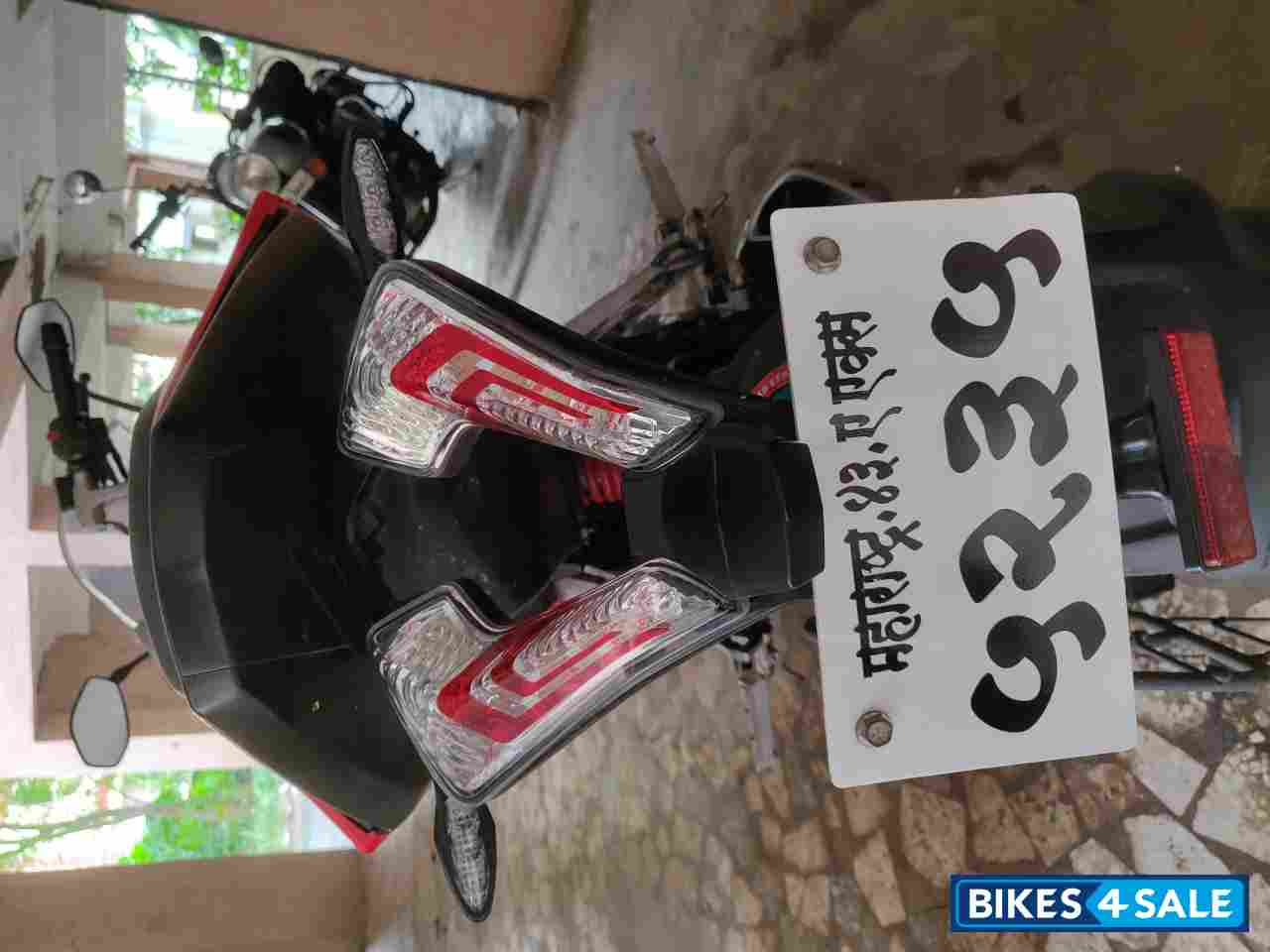 Red Bajaj Pulsar RS 200