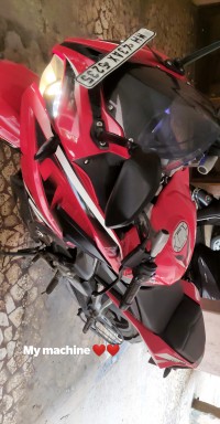 Red Bajaj Pulsar RS 200