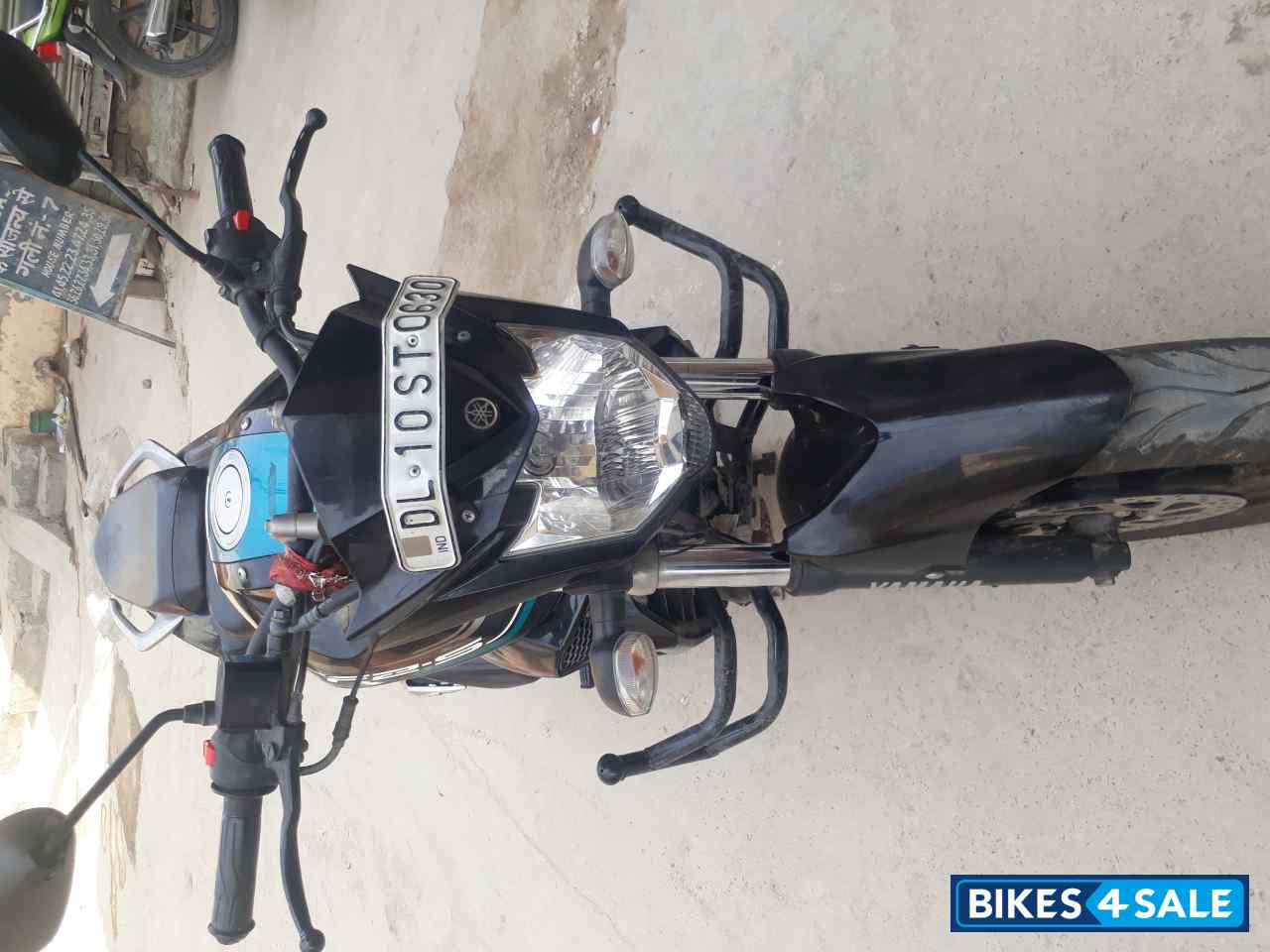 Black Mettalic Yamaha FZ-S