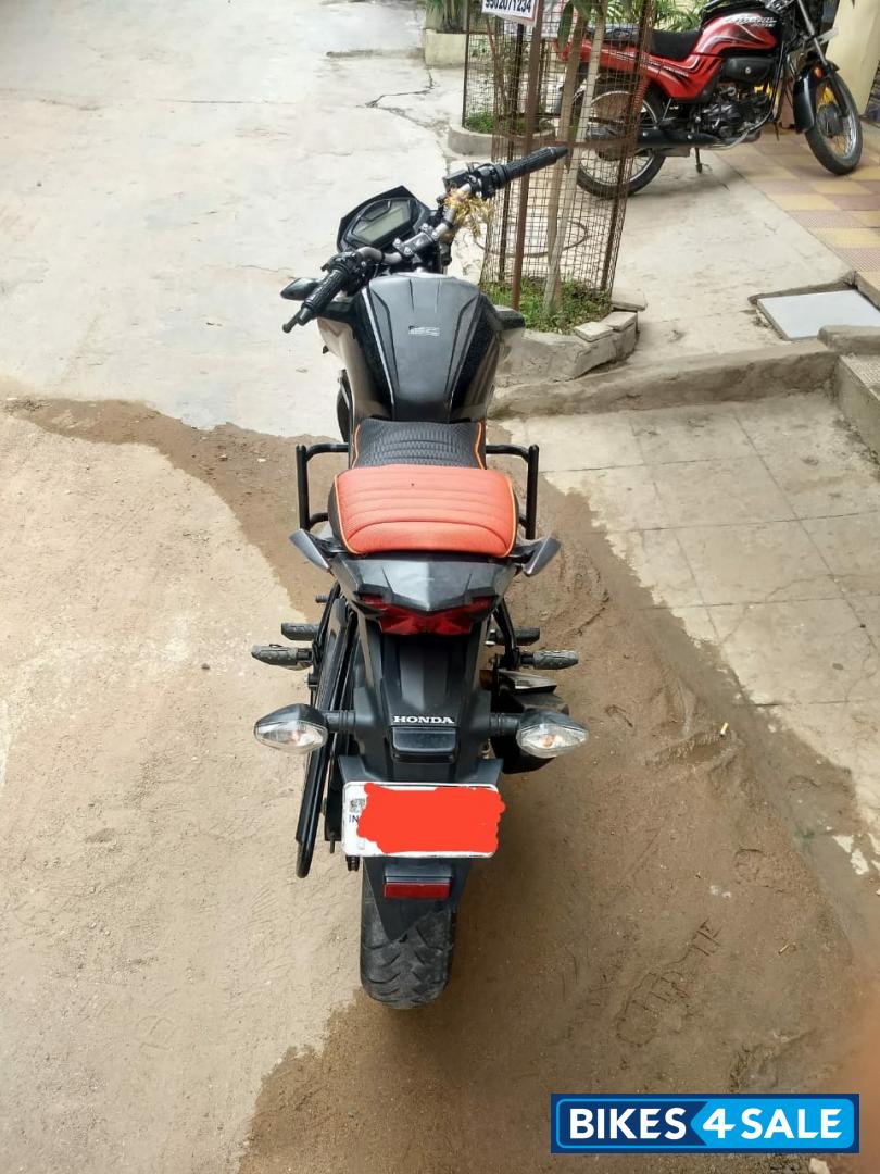 Pearl Blue Honda CB Hornet 160R ABS