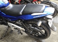 Blue Bajaj Pulsar 220F