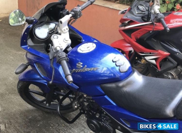 Blue Bajaj Pulsar 220F