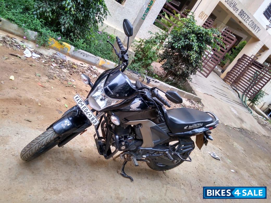 Black Honda CB Unicorn 160