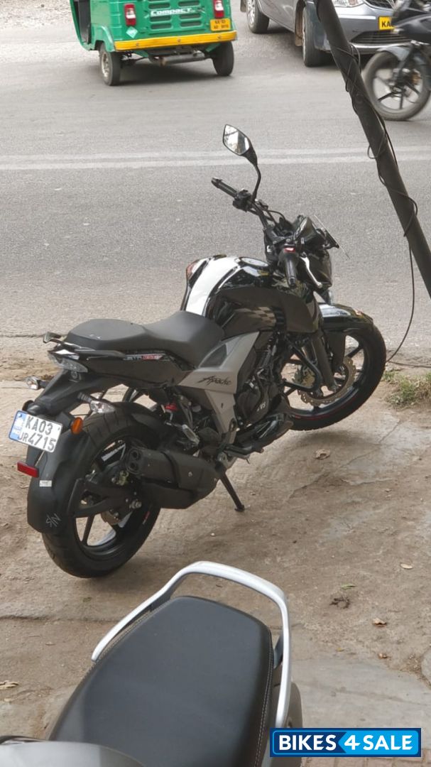 Used 18 Model Tvs Apache Rtr 160 4v For Sale In Bangalore Id Black Colour Bikes4sale