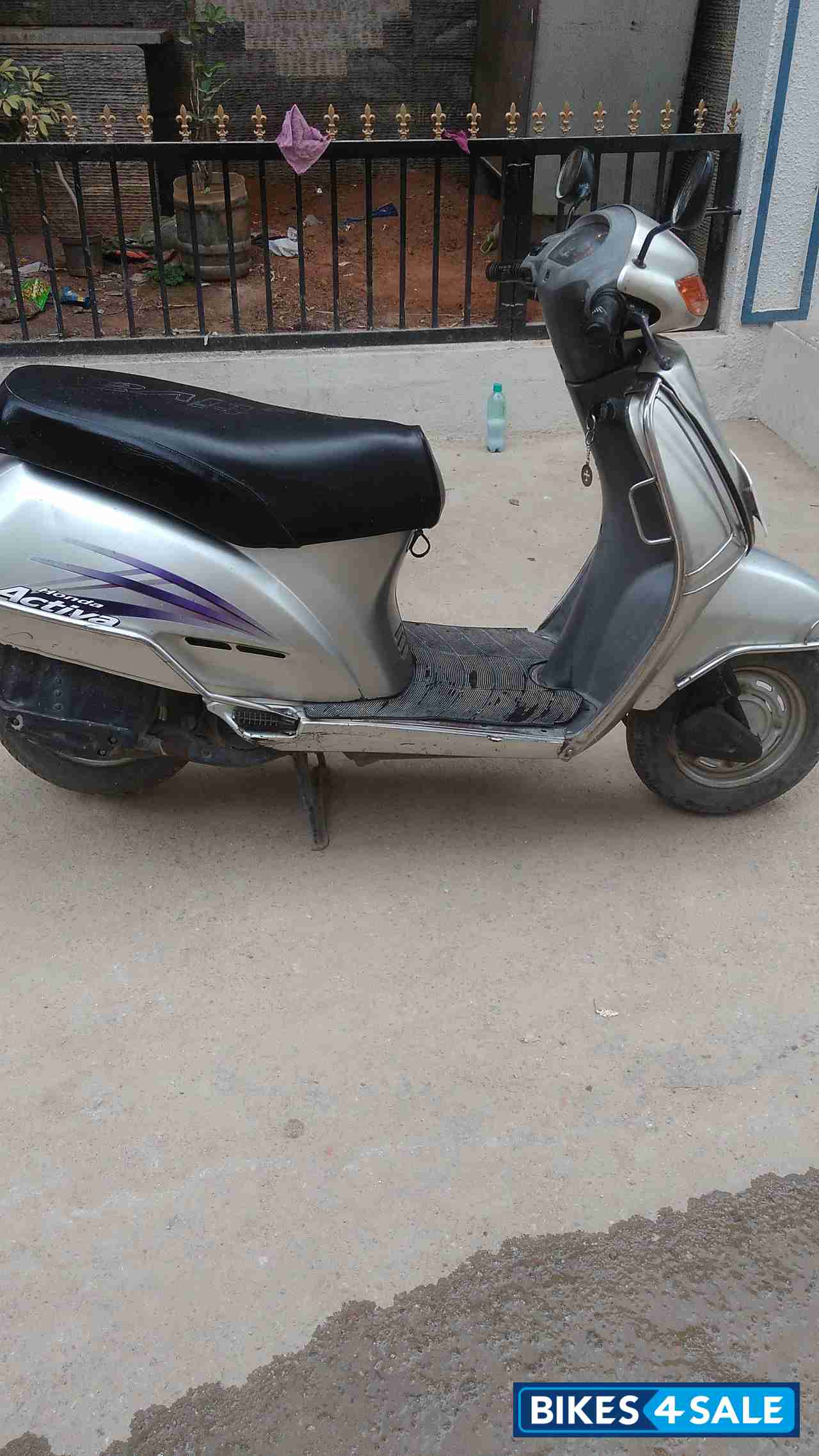 Silver Honda Activa Silver Honda Activa