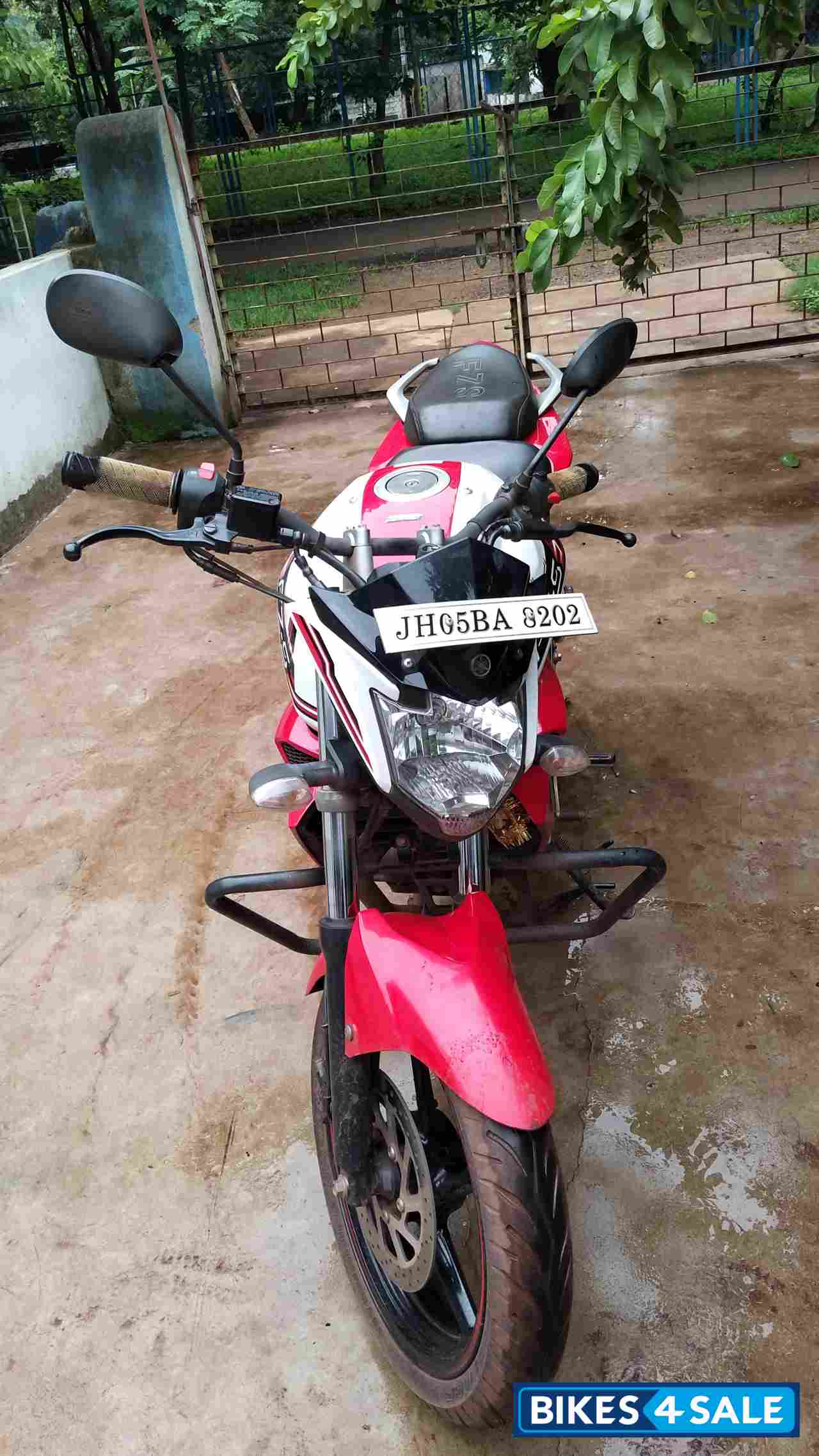 Red White Yamaha FZ-S FI V2