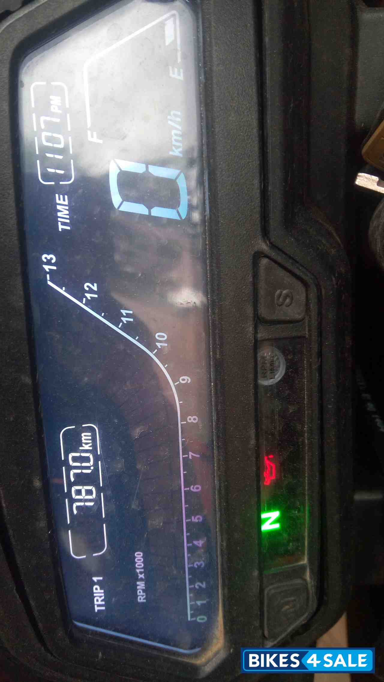 Mad Black Bajaj Dominar 400