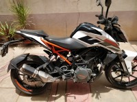 White KTM Duke 250