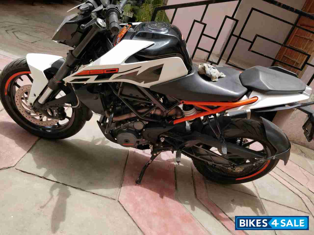 White KTM Duke 250