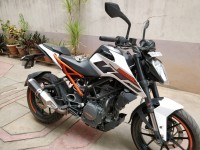 White KTM Duke 250