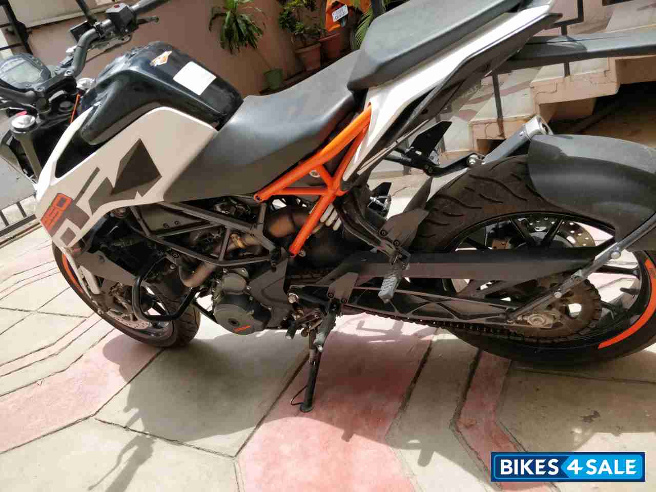 White KTM Duke 250