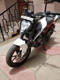White KTM Duke 250