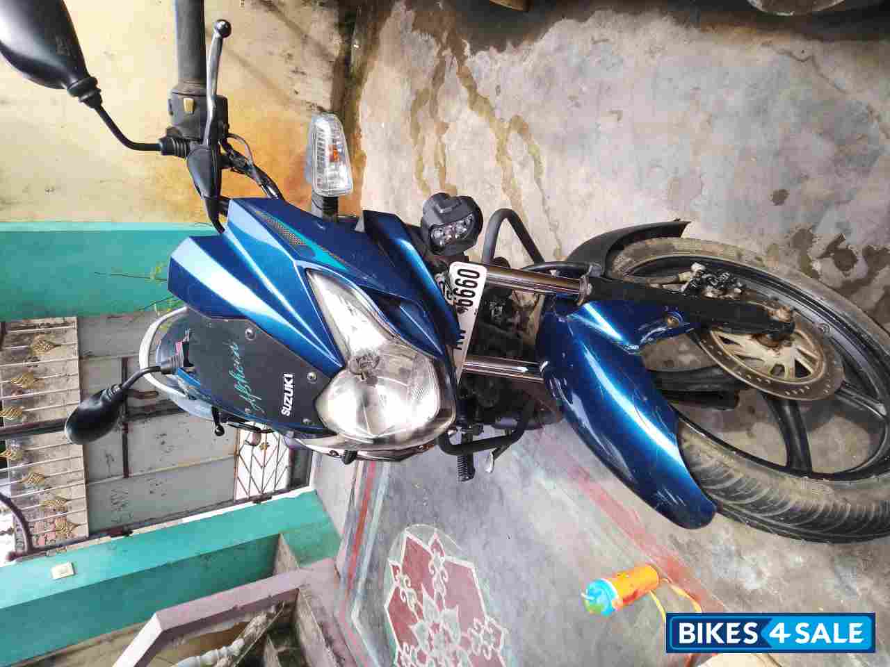 Blue Suzuki GS 150R