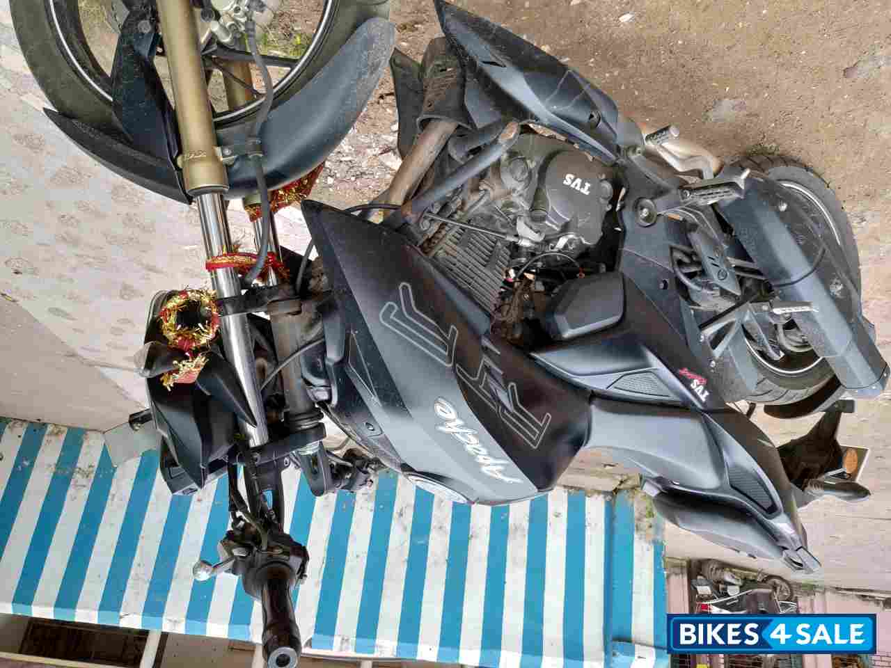 TVS Apache RTR 200 4V