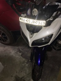 White-blue Yamaha Fazer FI V2