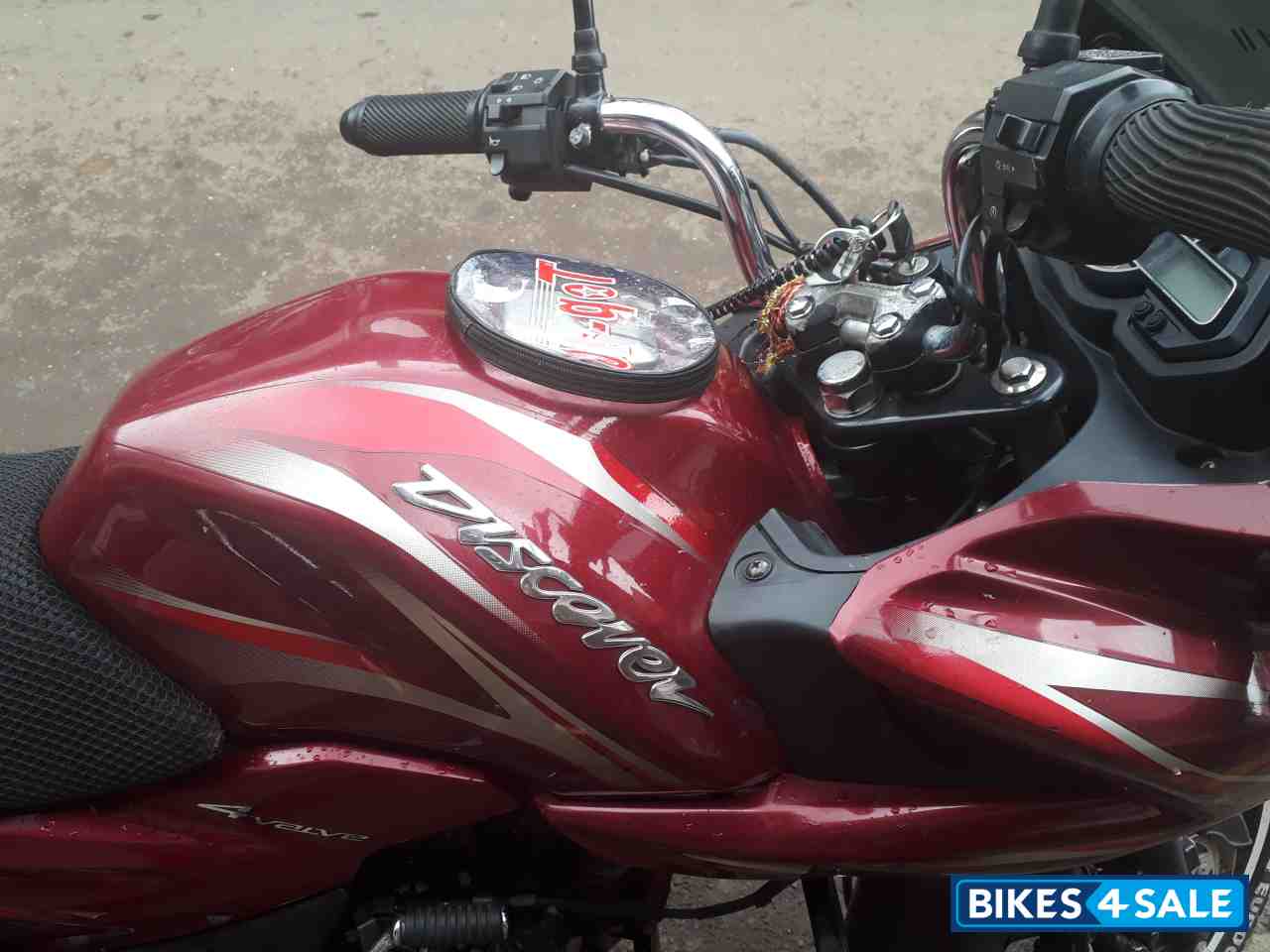Red Bajaj Discover 150 F