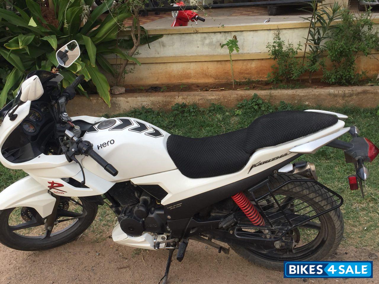 White Hero Karizma R