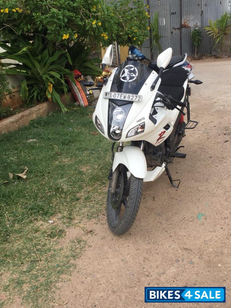 White Hero Karizma R White Hero Karizma R