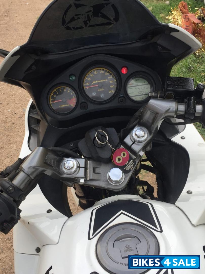 White Hero Karizma R White Hero Karizma R