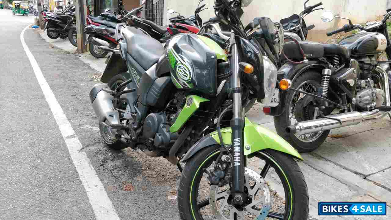 Green Black Yamaha FZ-S Green Black Yamaha FZ-S