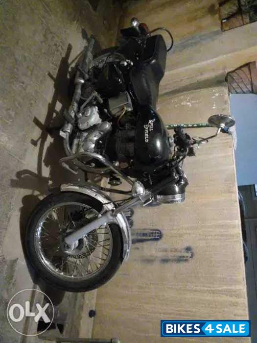 Black Royal Enfield Bullet Electra 5S