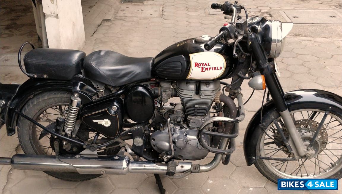 Black Royal Enfield Classic 350 Black Royal Enfield Classic 350