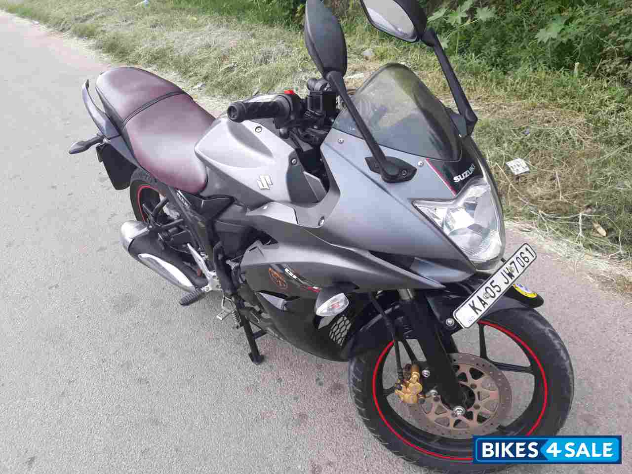 Grey Suzuki Gixxer SF