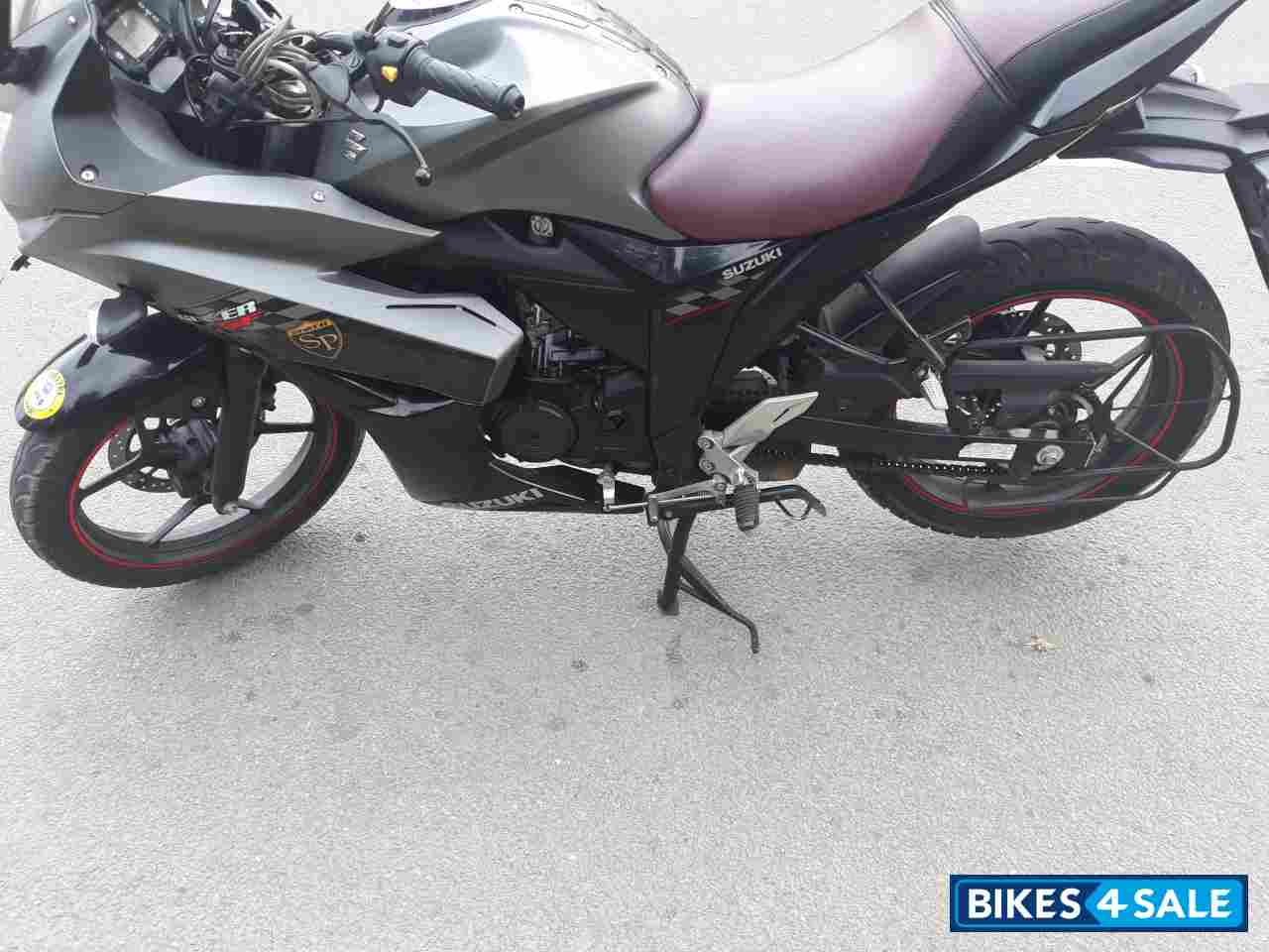 Grey Suzuki Gixxer SF