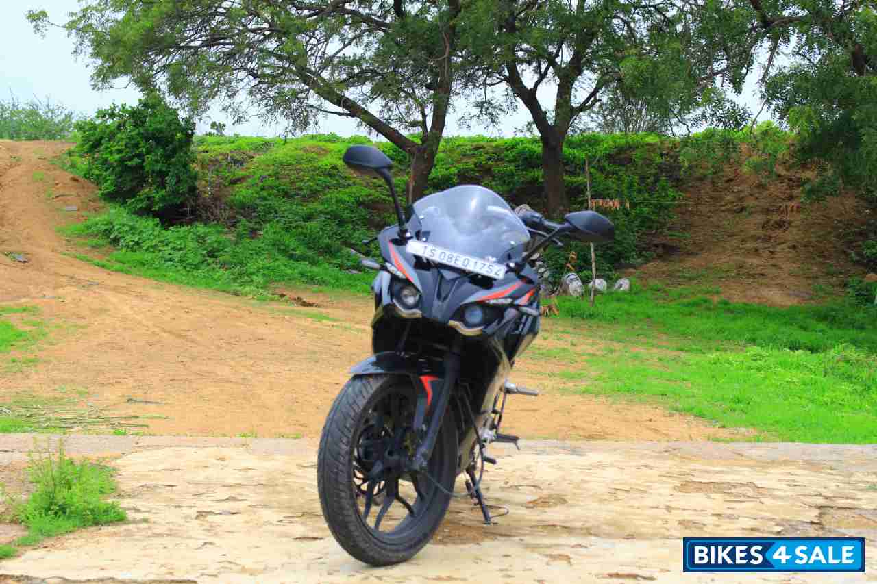 Demon Black Bajaj Pulsar RS 200