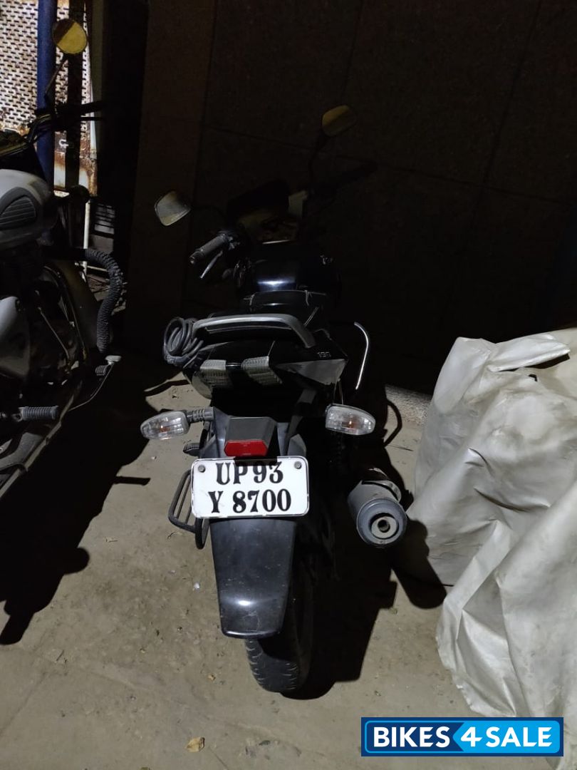 Black Bajaj Pulsar Black Bajaj Pulsar