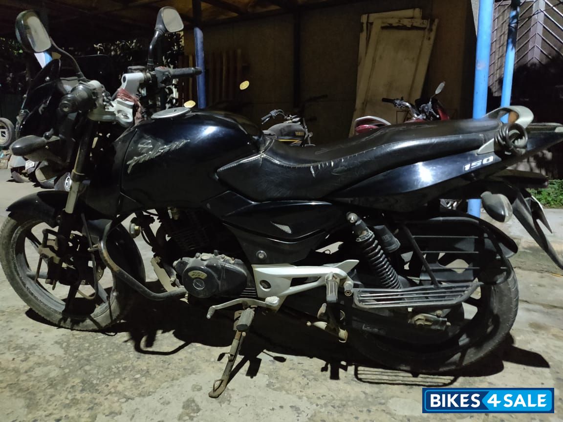 Black Bajaj Pulsar Black Bajaj Pulsar