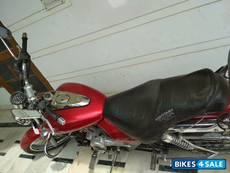 Bajaj Avenger 220 DTS-i Bajaj Avenger 220 DTS-i