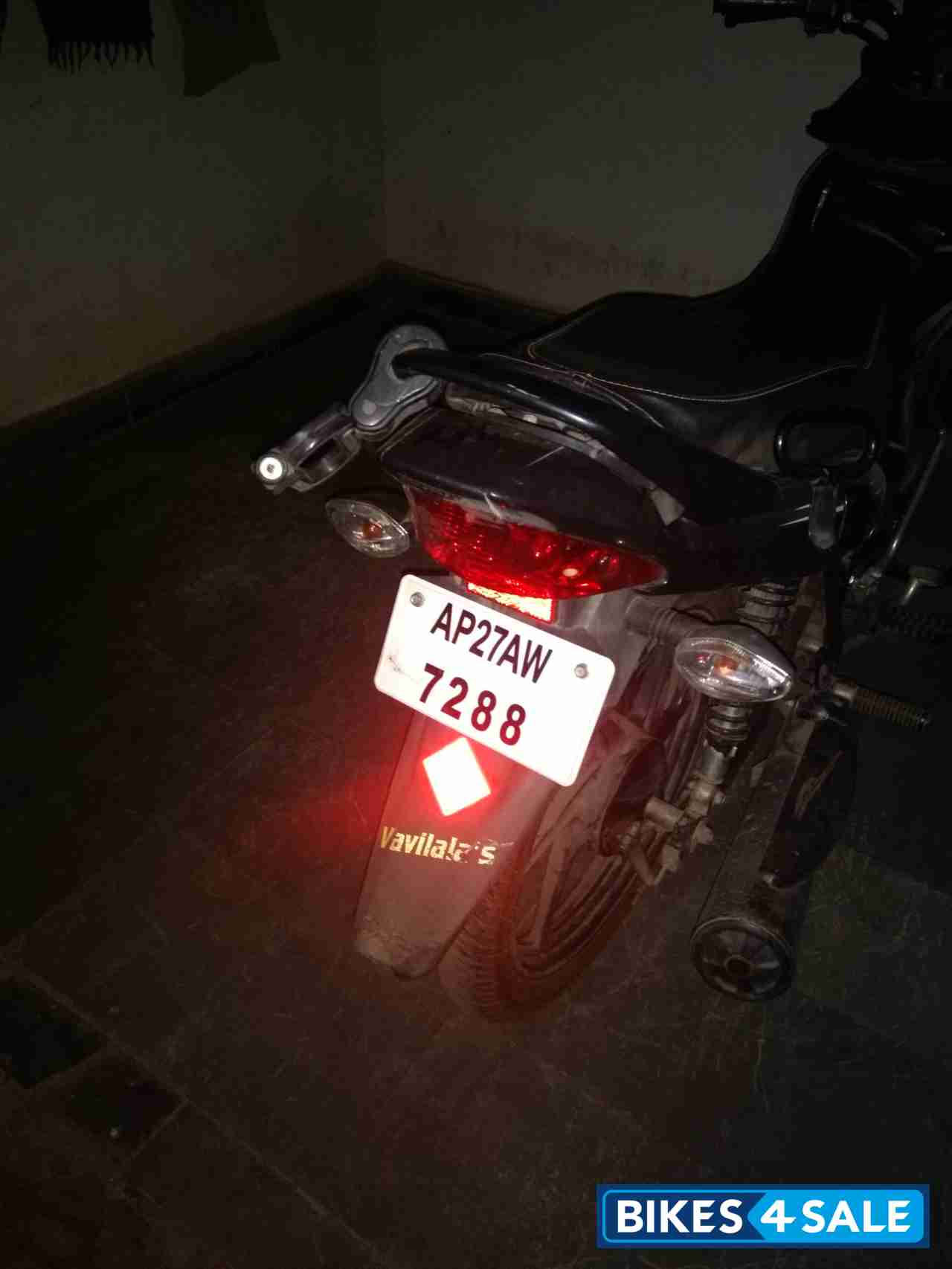 Grey Honda Dream Yuga