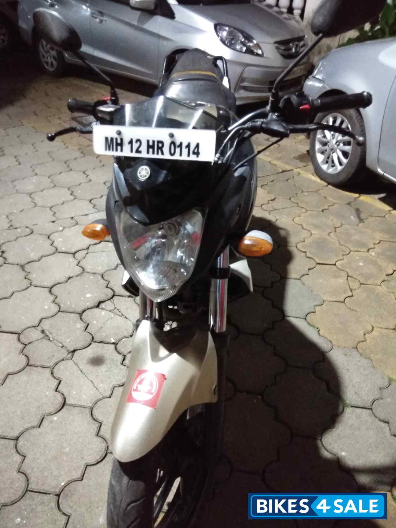 Silver Yamaha FZ16