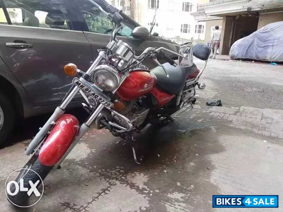 Bajaj Avenger 200 DTS-i