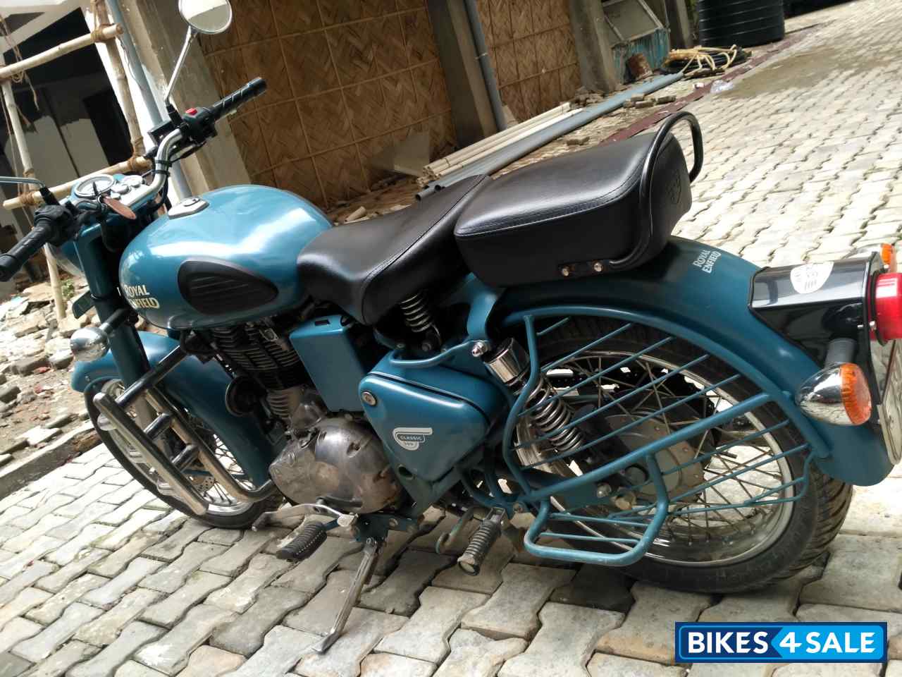 Royal Enfield Classic Squadron Blue