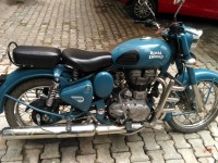 Royal Enfield Classic Squadron Blue