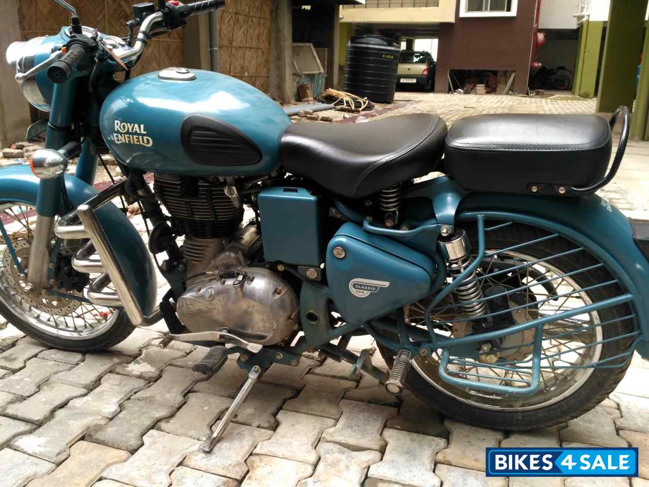 Royal Enfield Classic Squadron Blue