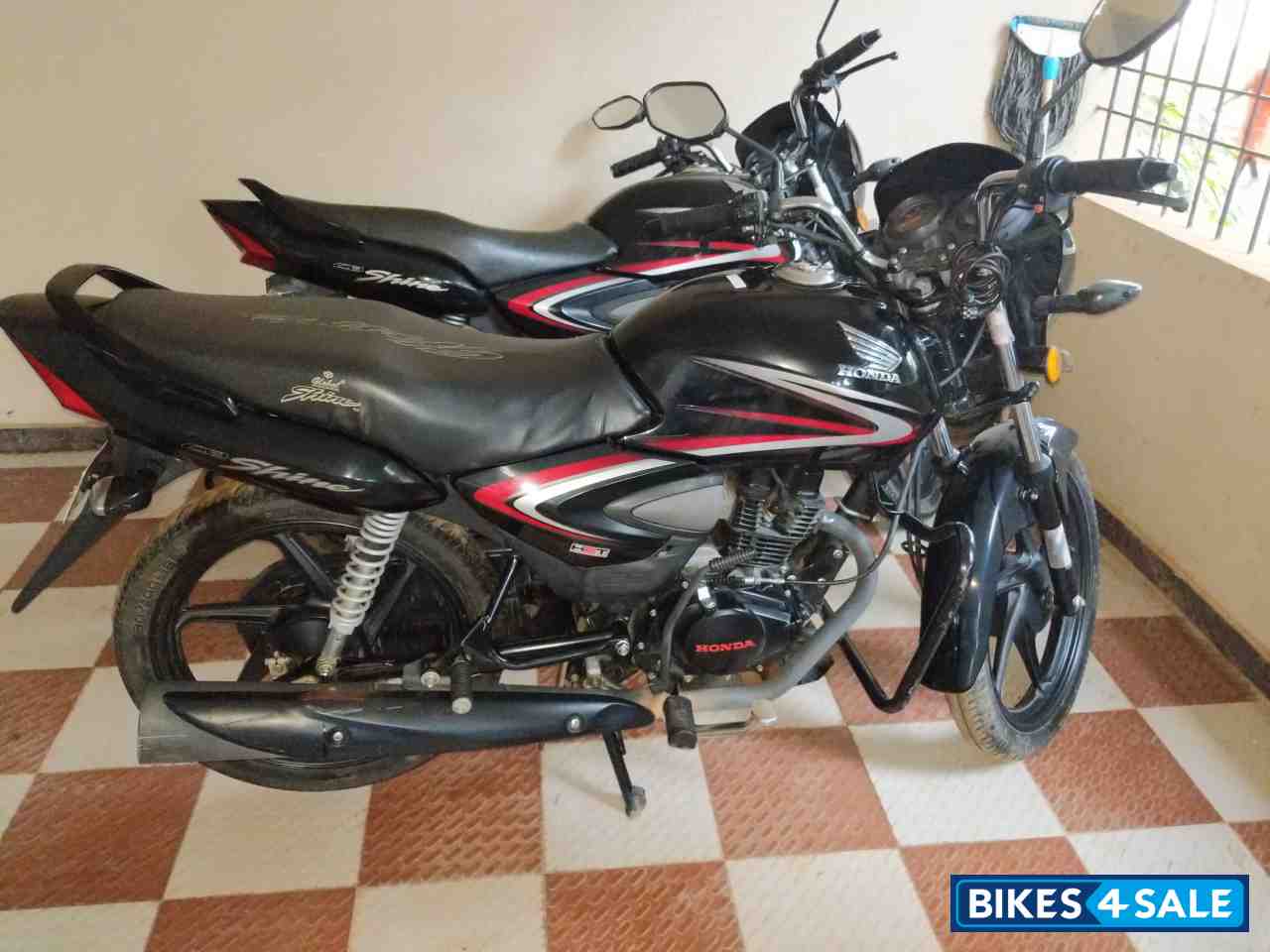 Black Red Honda CB Shine