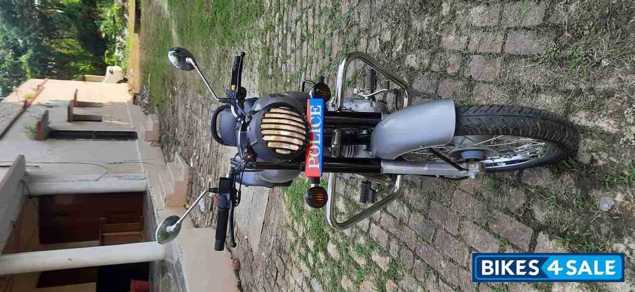 Gunmetal Grey Royal Enfield Classic Gunmetal Grey