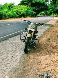 Desert Stor Royal Enfield Classic Desert Storm