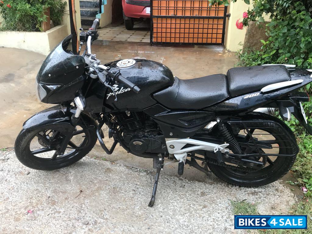 Bajaj Pulsar RS 200