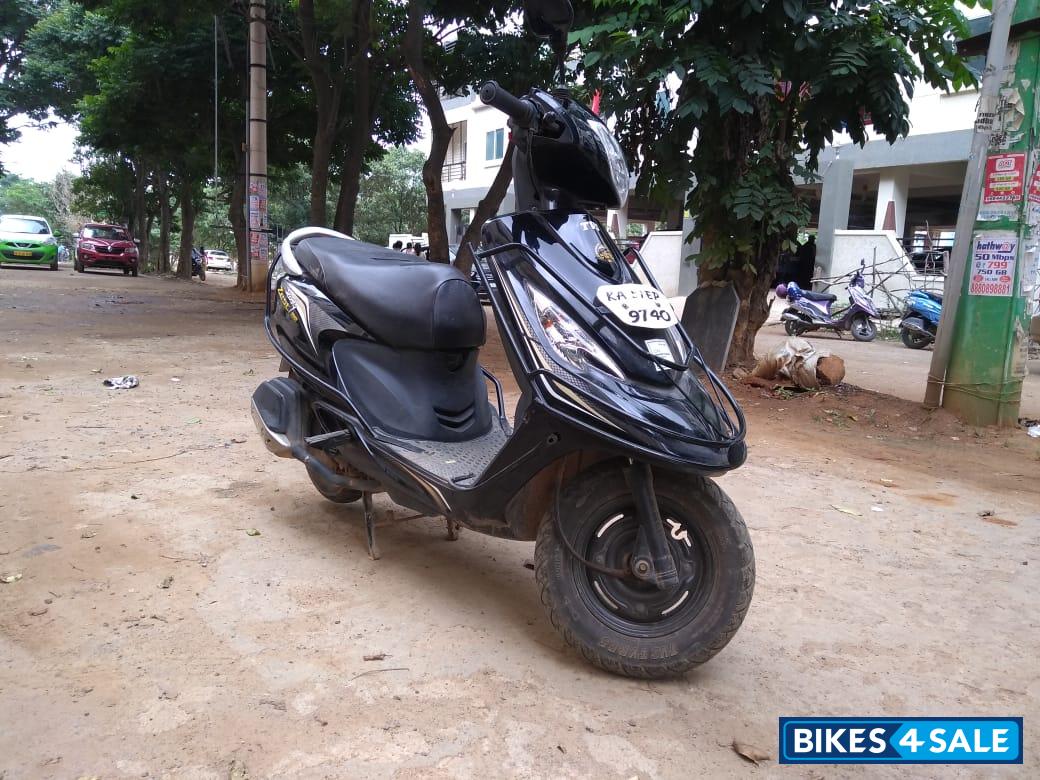 Black TVS Scooty Zest Black TVS Scooty Zest
