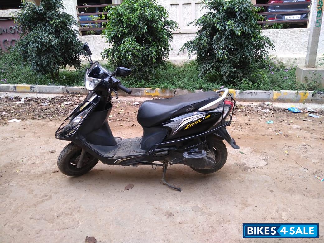 Black TVS Scooty Zest Black TVS Scooty Zest