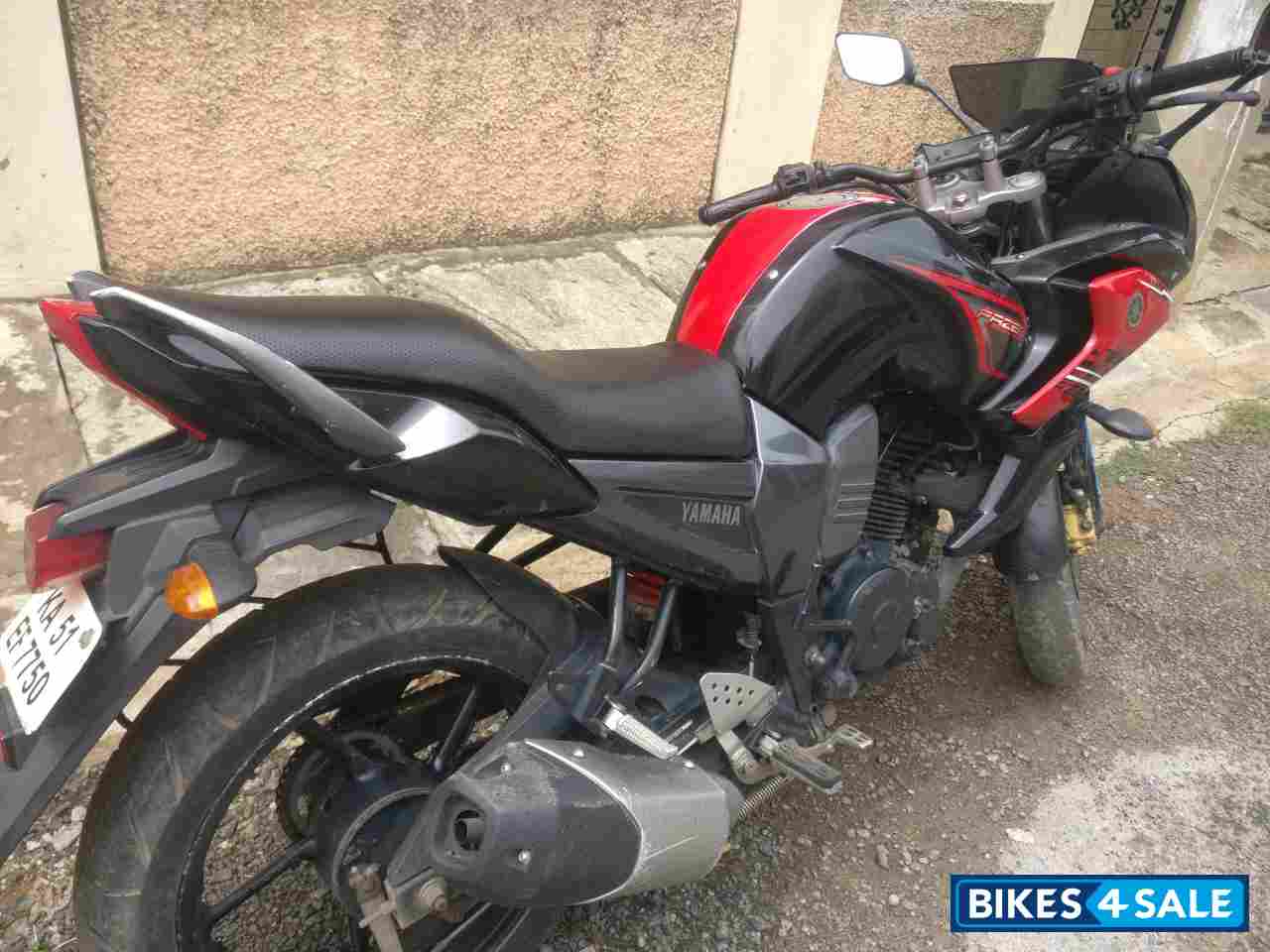 Black & Red Yamaha Fazer