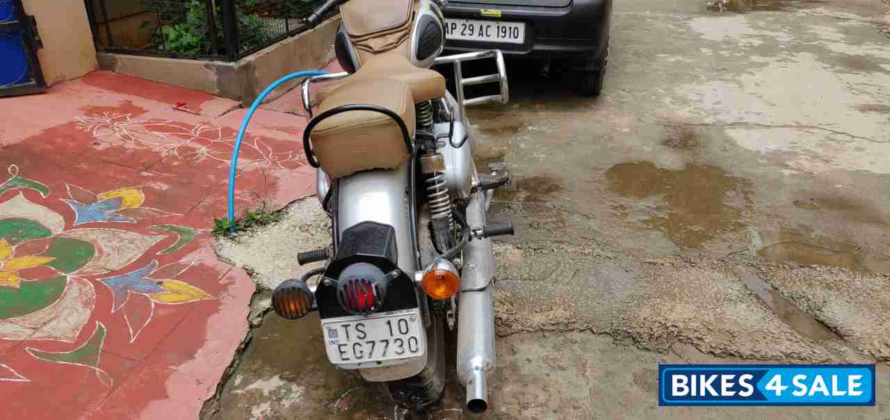 Silver Royal Enfield Classic 350 Silver Royal Enfield Classic 350
