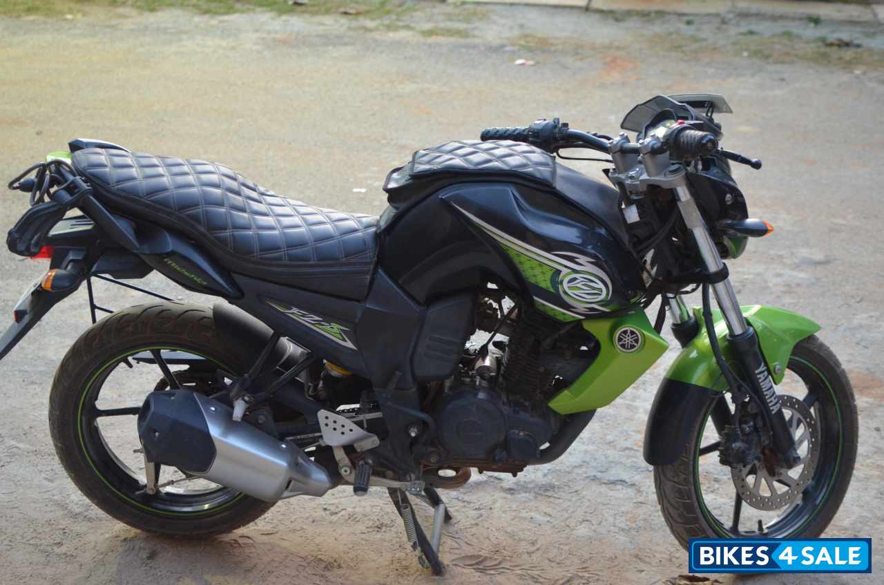 Green Yamaha FZ-S