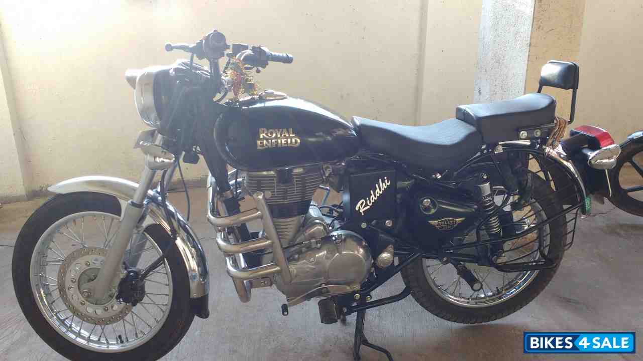 Black Royal Enfield Bullet Electra 5S